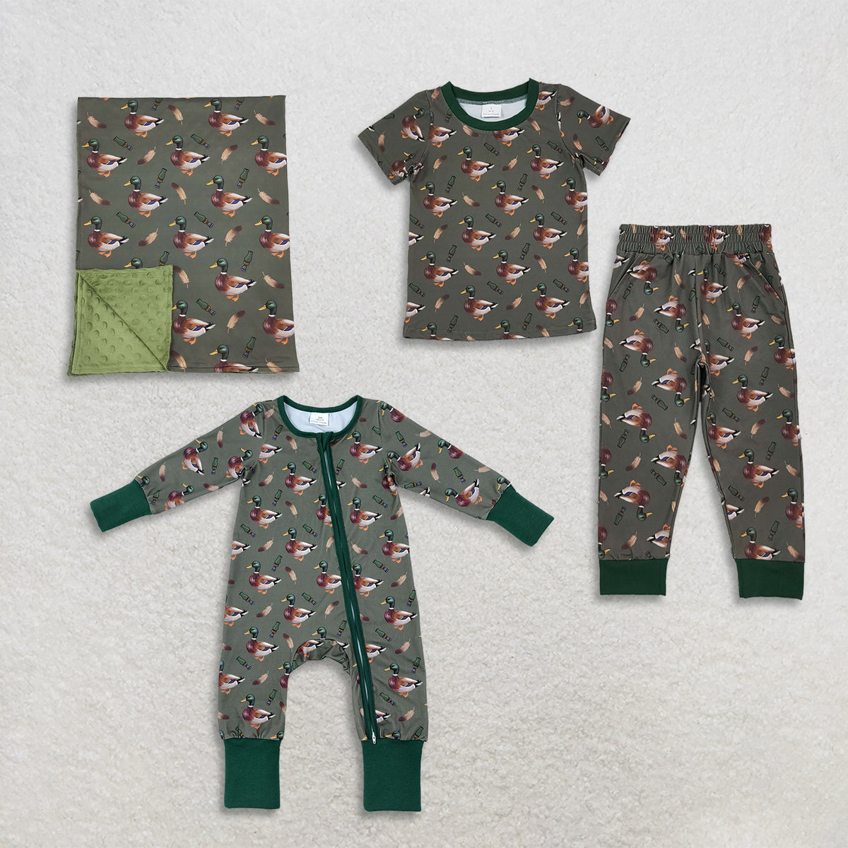 RTS NO MOQ Sibling milk silk Boys Duck Print Matching Outfit Short Sleeve Tee Pant Romper And Blanket