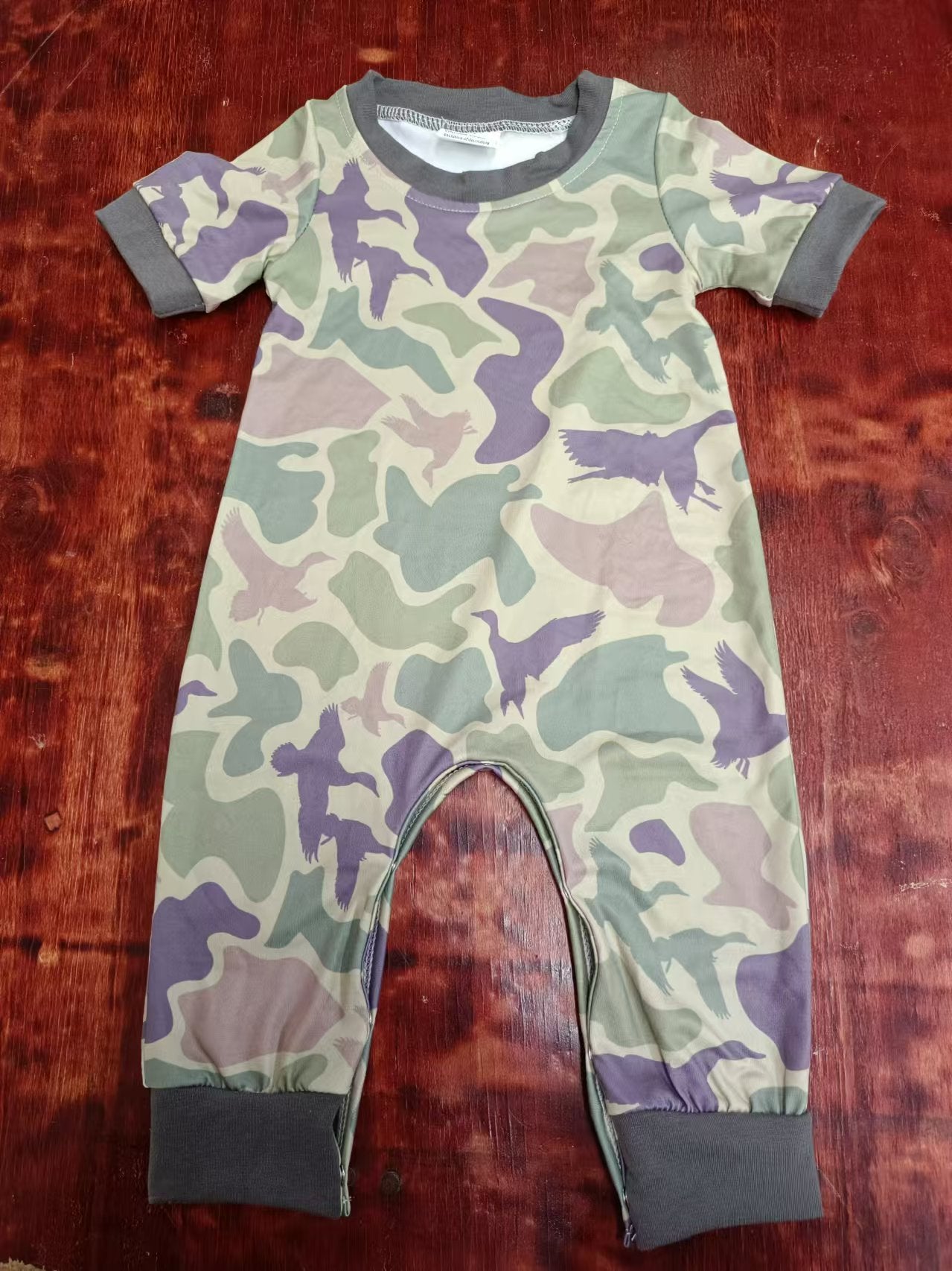 Custom moq 3 eta 6-7weeks Purple-pink-green-blue four-color camouflage short-sleeved long crawling suit