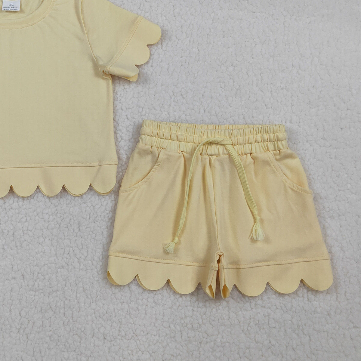 RTS NO MOQ GSSO3175 Baby Girls Yellow Short Sleeve Shirt Top And Shorts Set Scallop Trim Outfit for Little Girls