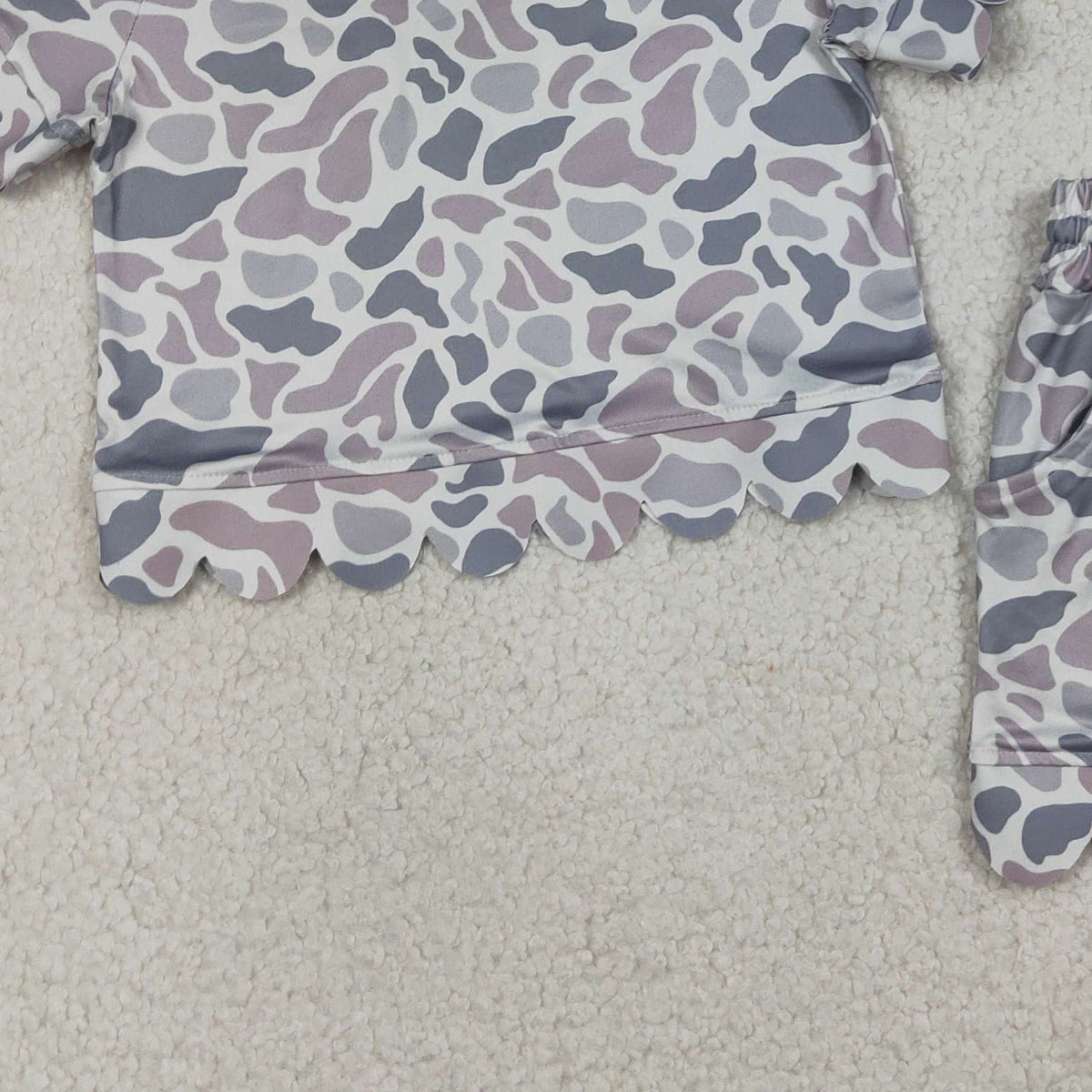 RTS NO MOQ GSSO3226 Baby Girls Light Grey Camo Top with Pockets Scallop Shorts Outfit Set
