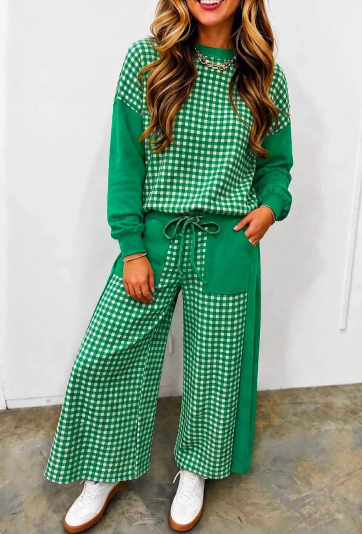 custom moq 5 mix size CLWY01 Adult To Match Kids Green Color Block Long Sleeve Crew Neck Sweatshirt And Wide Leg Pants Casual Outfit Set