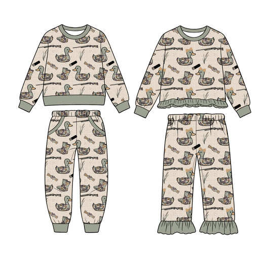 (Preorder new) No moq Baby Girls And Boys Duck Hunting Print Long Sleeve Top And Jogger Pant Clothing Set