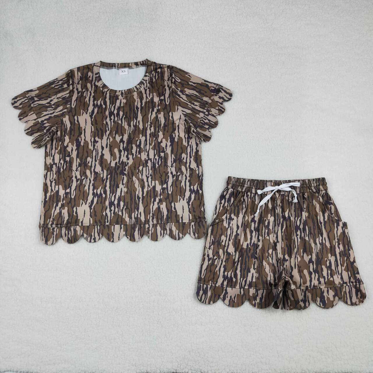 RTS NO MOQ GSSO3231 Adult Women's Camouflage Top with Short Scallop Clothes Set