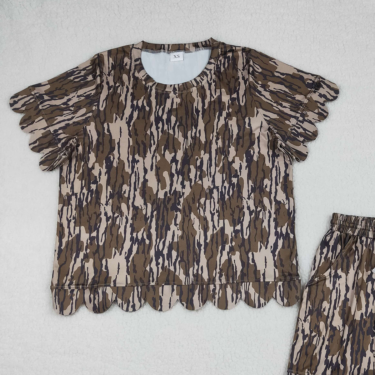 RTS NO MOQ GSSO3231 Adult Women's Camouflage Top with Short Scallop Clothes Set