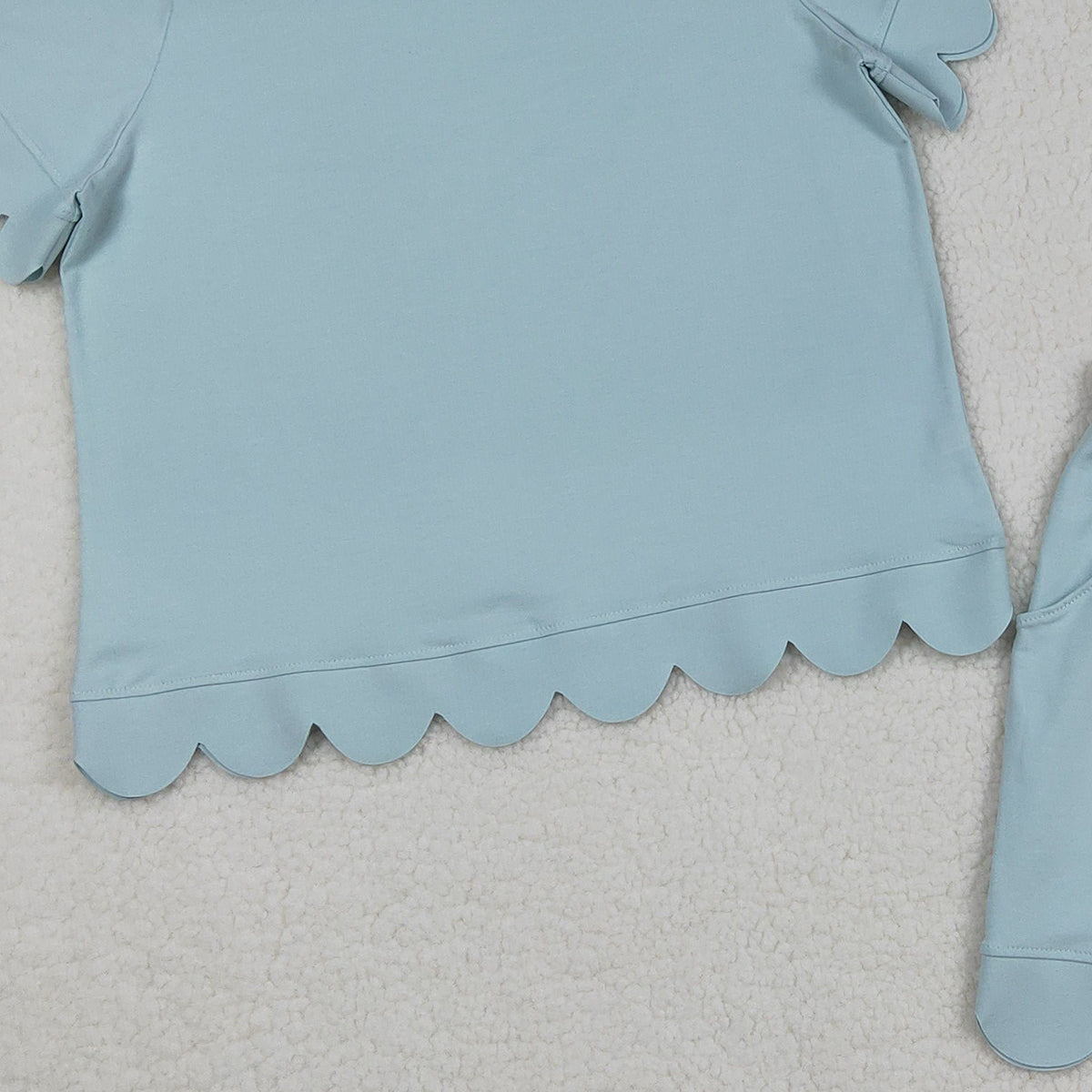 RTS NO MOQ GSSO3202 Adult Women's Light Blue Scallop Top with Shorts Fashionable Shirts Set for Casual Wear