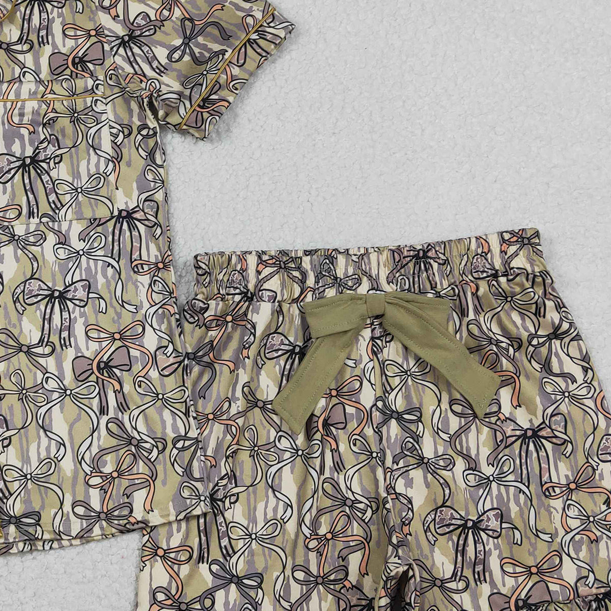 RTS NO MOQ GSSO3166 Adult Women's Southern Olive Camo Pajamas Set with Bows Button Pocket Top And Ruffle Shorts Sleepwear for Ladies