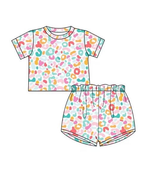 5.18custom each style moq 5eta 4-5week Color leopard print pink girls short sleeves and shorts