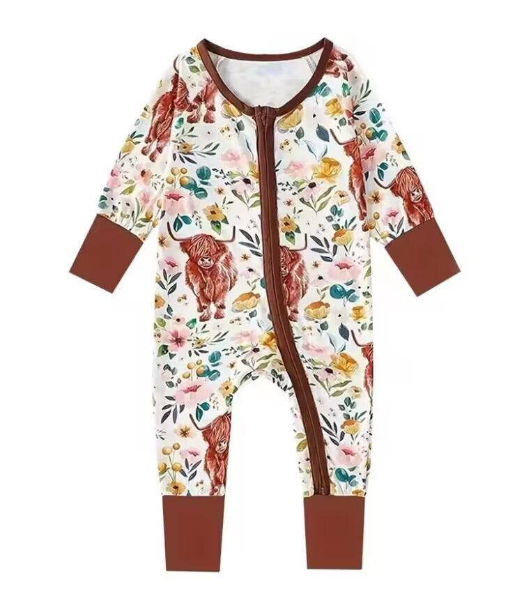 5.16custom each style moq 5eta 4-5week Sibling Sister cow flower print drown boys outfits and baby romper match family design