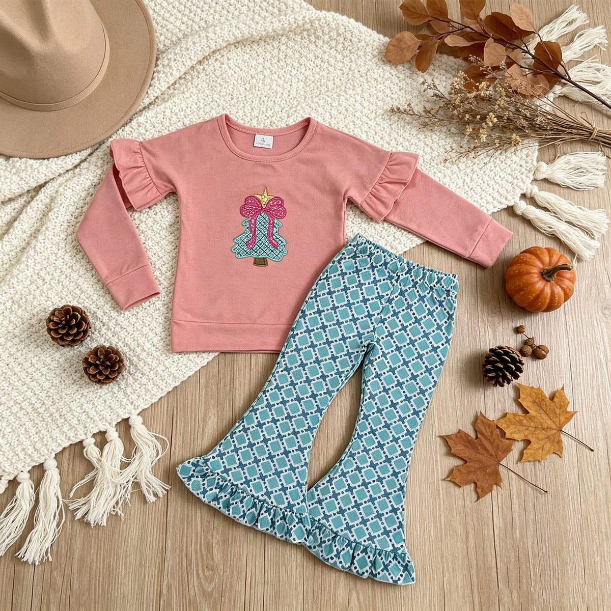NEW RTS NO MOQ milk silk GLP3548 Embroidery Baby Girls Christmas Tree Bow Pink Ruffle Sleeve Top Ruffle Flare Pants Set