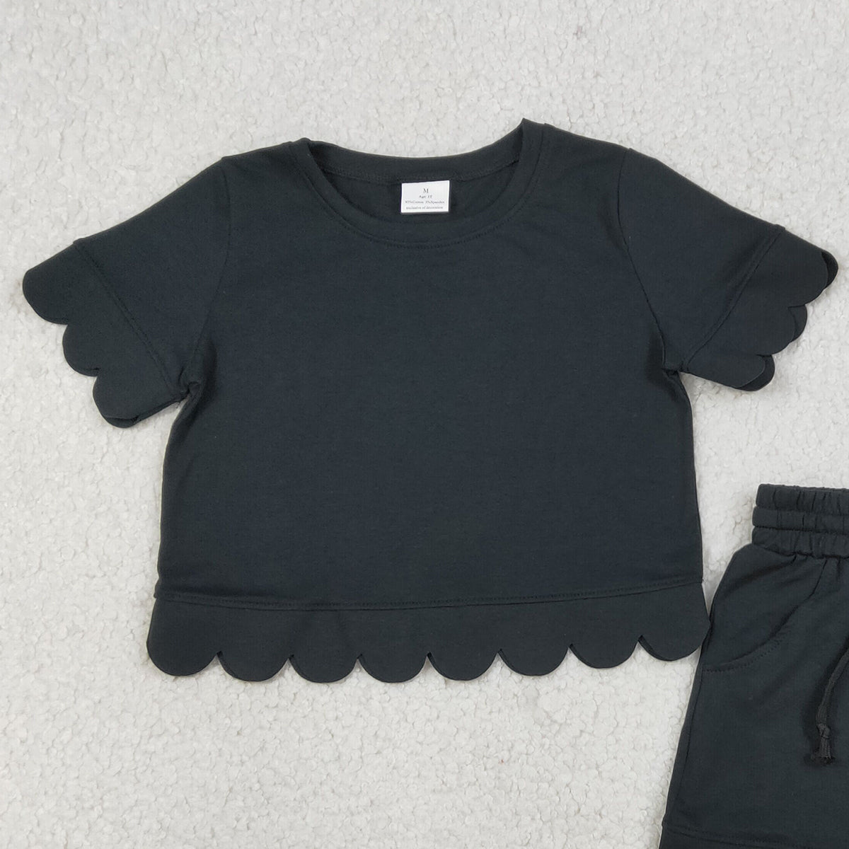 RTS NO MOQ GSSO3172 Baby Girls Black Short Sleeve Shirt Top And Shorts Set Scallop Trim Outfit for Infants
