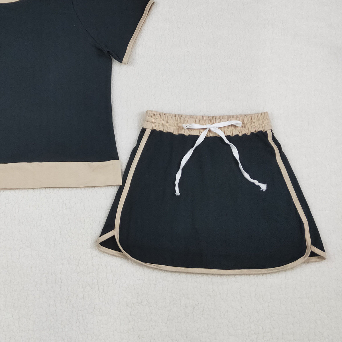 RTS NO MOQ GSD3954 Adult Women's Black Short Sleeve Shirt And Skirt Set