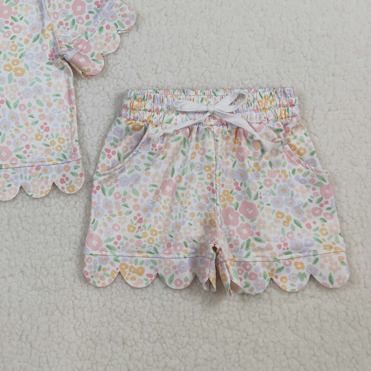 RTS NO MOQ GSSO3273 Baby Girls Short Sleeve Colorful Floral Top And Scallop Shorts Set