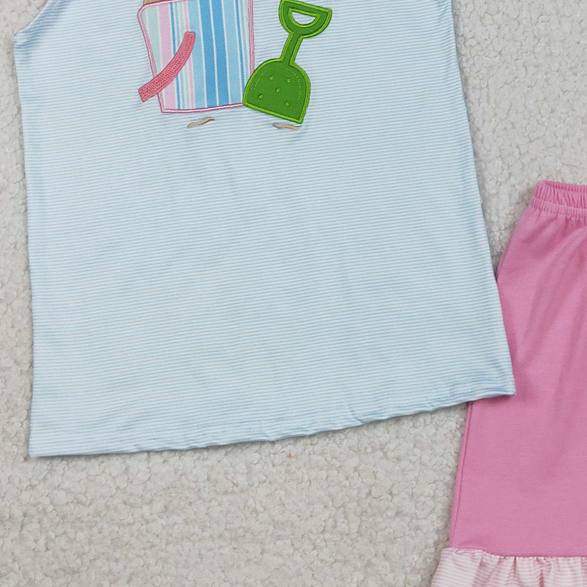 RTS NO MOQ GSSO2991 Embroidery Beach Baby Girls Outfit Set with Flutter Sleeve Top And Ruffle Shorts Clothing