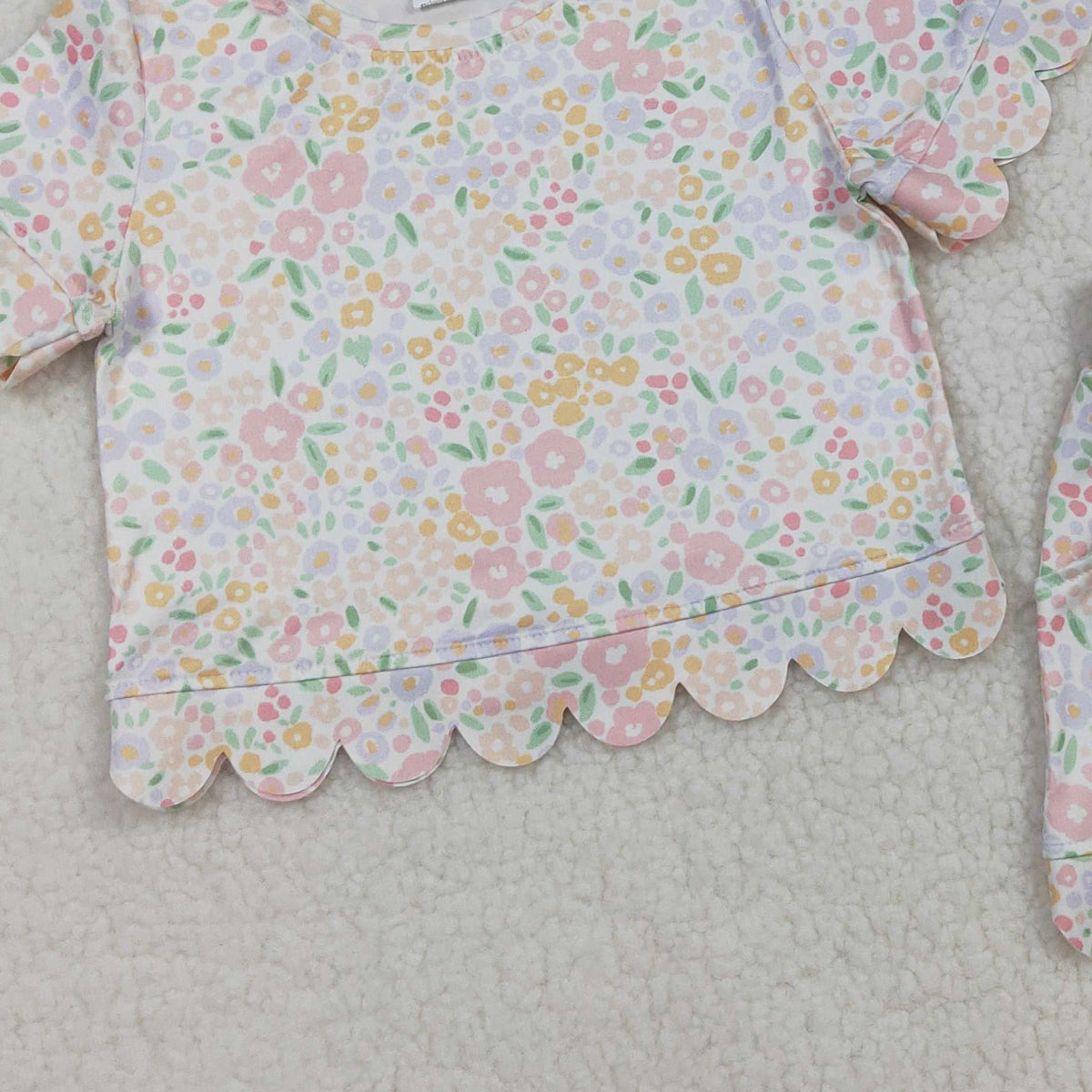 RTS NO MOQ GSSO3273 Baby Girls Short Sleeve Colorful Floral Top And Scallop Shorts Set