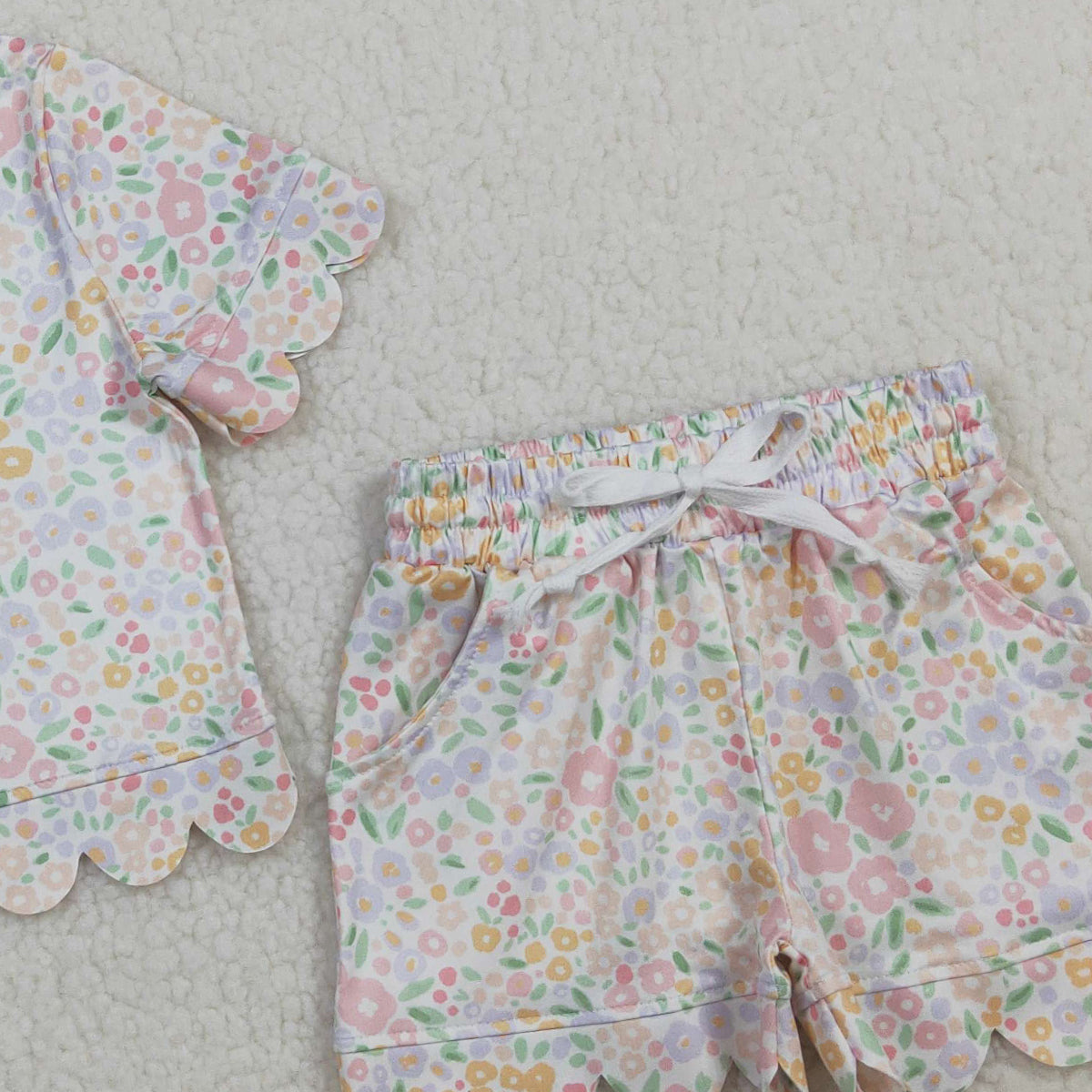 RTS NO MOQ GSSO3273 Baby Girls Short Sleeve Colorful Floral Top And Scallop Shorts Set