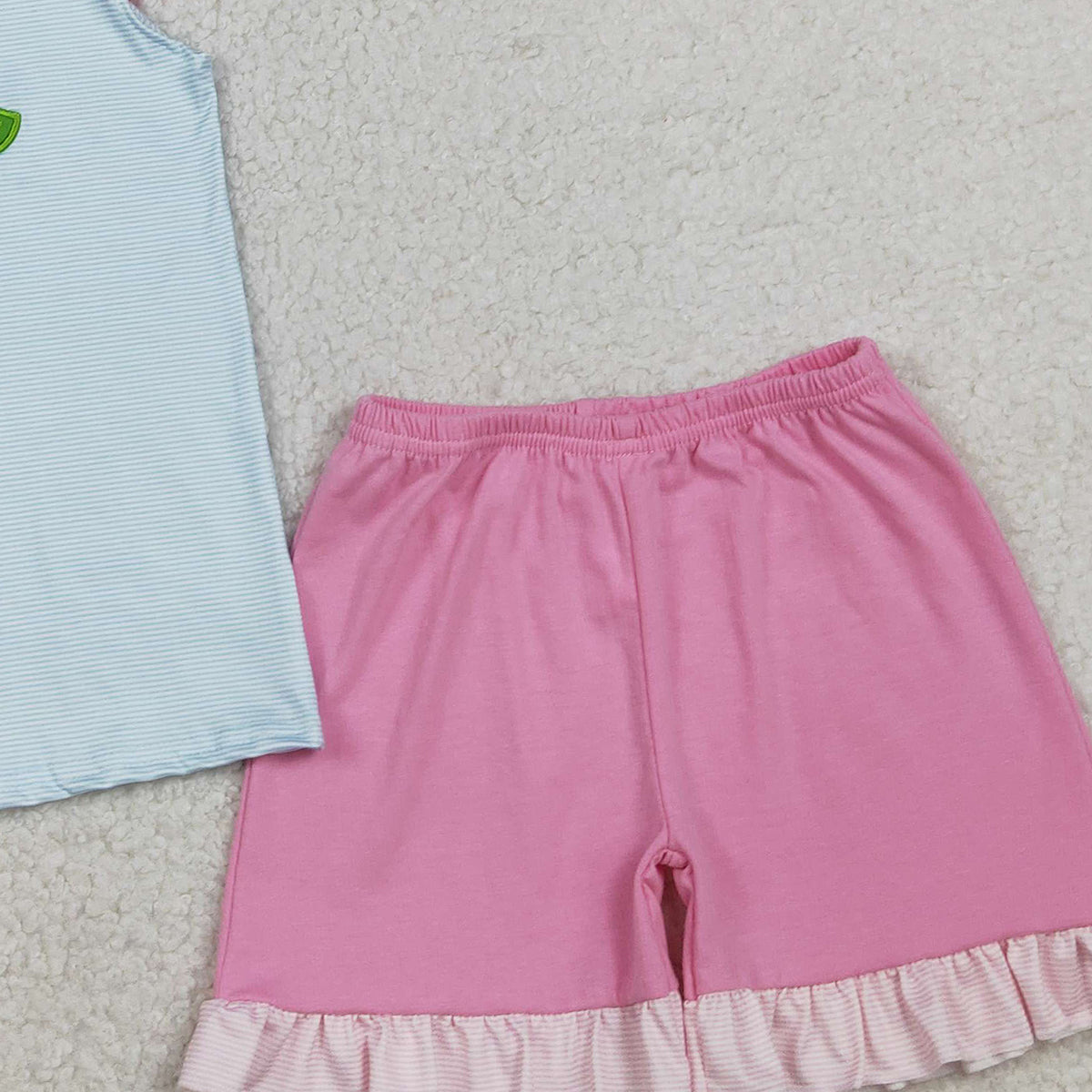 RTS NO MOQ GSSO2991 Embroidery Beach Baby Girls Outfit Set with Flutter Sleeve Top And Ruffle Shorts Clothing