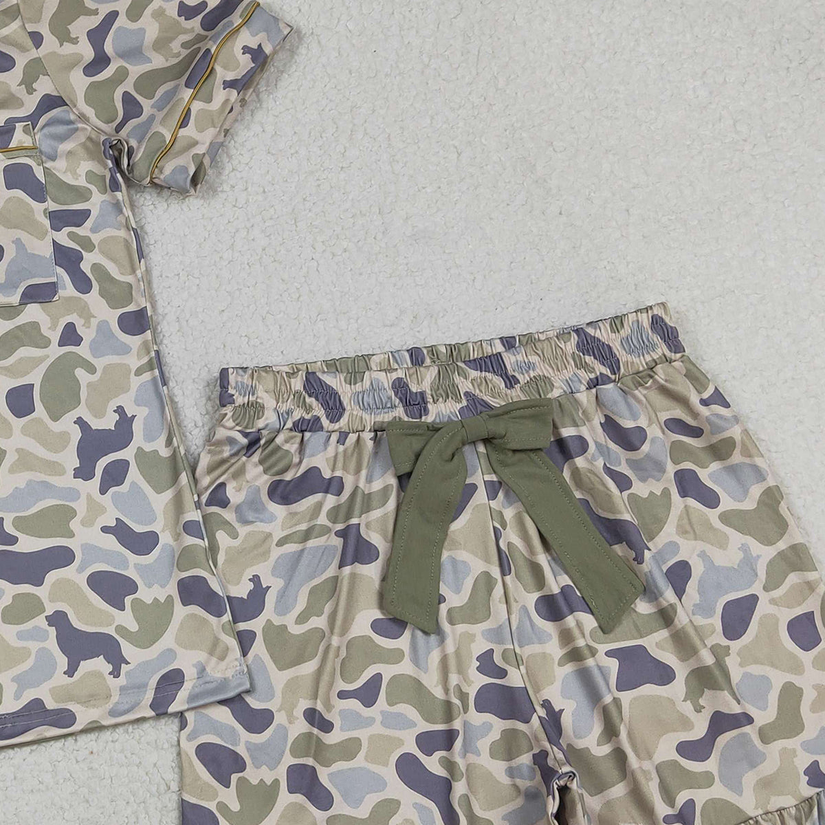 RTS NO MOQ GSSO3135 Adult Women's Southern Dogs Camouflage Pajamas Set with Button Pocket Top And Ruffle Shorts Sleepwear