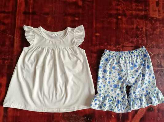 Custom moq 3 eta 6-7weeks White flying sleeves sleeveless top-blue floral flared shorts set