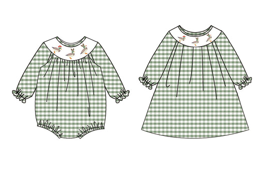 25.6.4 custom each style moq 5eta 4-6week Sibling Sisters Christmas duck baby girl long sleeve dress and rompers match family design