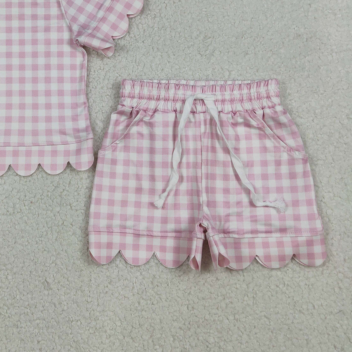 RTS NO MOQ GSSO3183 Baby Girls Light Pink Checked Short Sleeve Top And Scallop Shorts Set