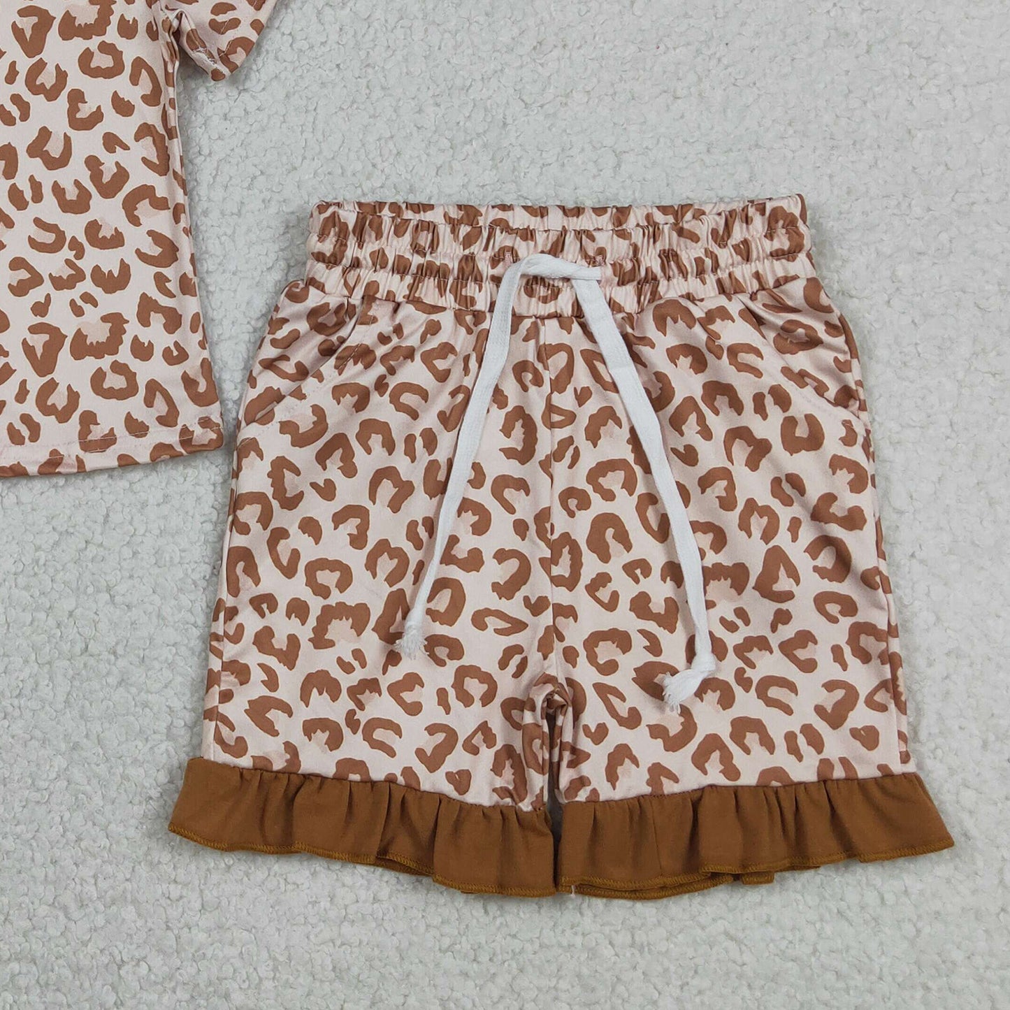 RTS NO MOQ GSSO3292 Baby Girls Leopard Printed Khaki Top Pocket Ruffle Short Pajama Sets