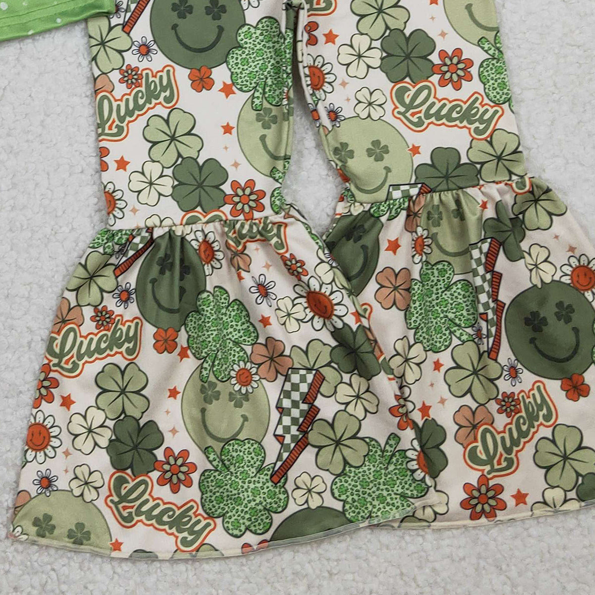 RTS NO MOQ GSPO1876  Baby Girls St. Patrick's Day Outfit Set with Smile Four-leaf Clover Shirt Top And Bell Pants Cute Baby Clothing Set