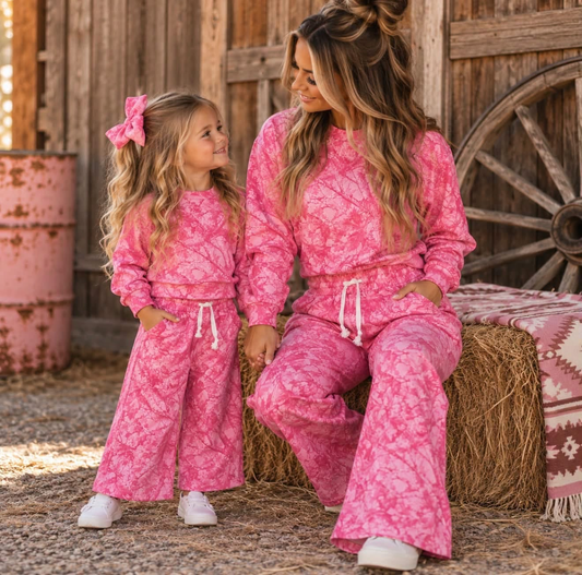 RTS NO MOQ Sibling milk silk Adult To Match Kids High Neck Pink Camo Long Sleeve Sweatshirt Drawstring Pants Outfit