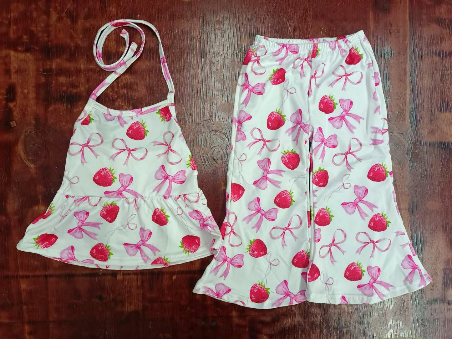 Custom moq 3 eta 6-7weeks baby girl clothes bow strawberry suspender trousers suit