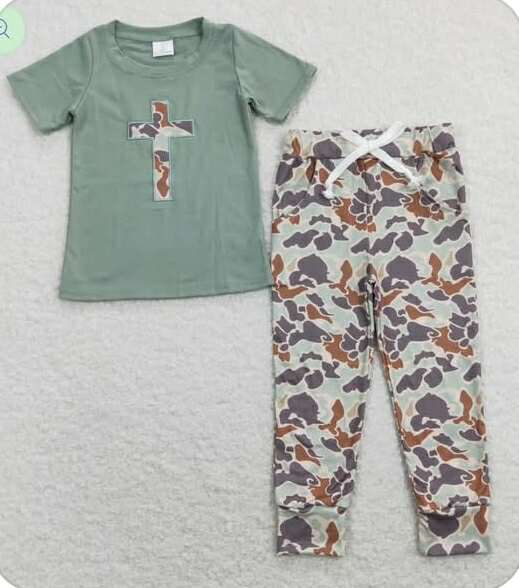 RTS NO MOQ Sibling 	 BT0443 Green short-sleeved top with embroidered camouflage cross