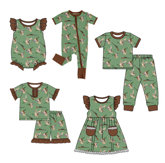 11.27 custom each style moq 5eta 4-6week Sibling Sister duck baby girl short sleeve shorts sets and short sleeve pants sets 2 and girls romper and boy romper and dress match design