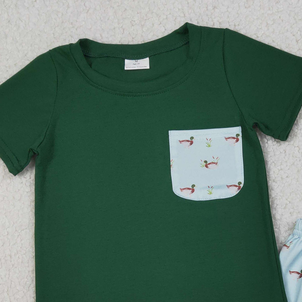 RTS NO MOQ BSSO1899 Baby Boys Dark Green Ducks Pocket T-Shirt And Shorts Set