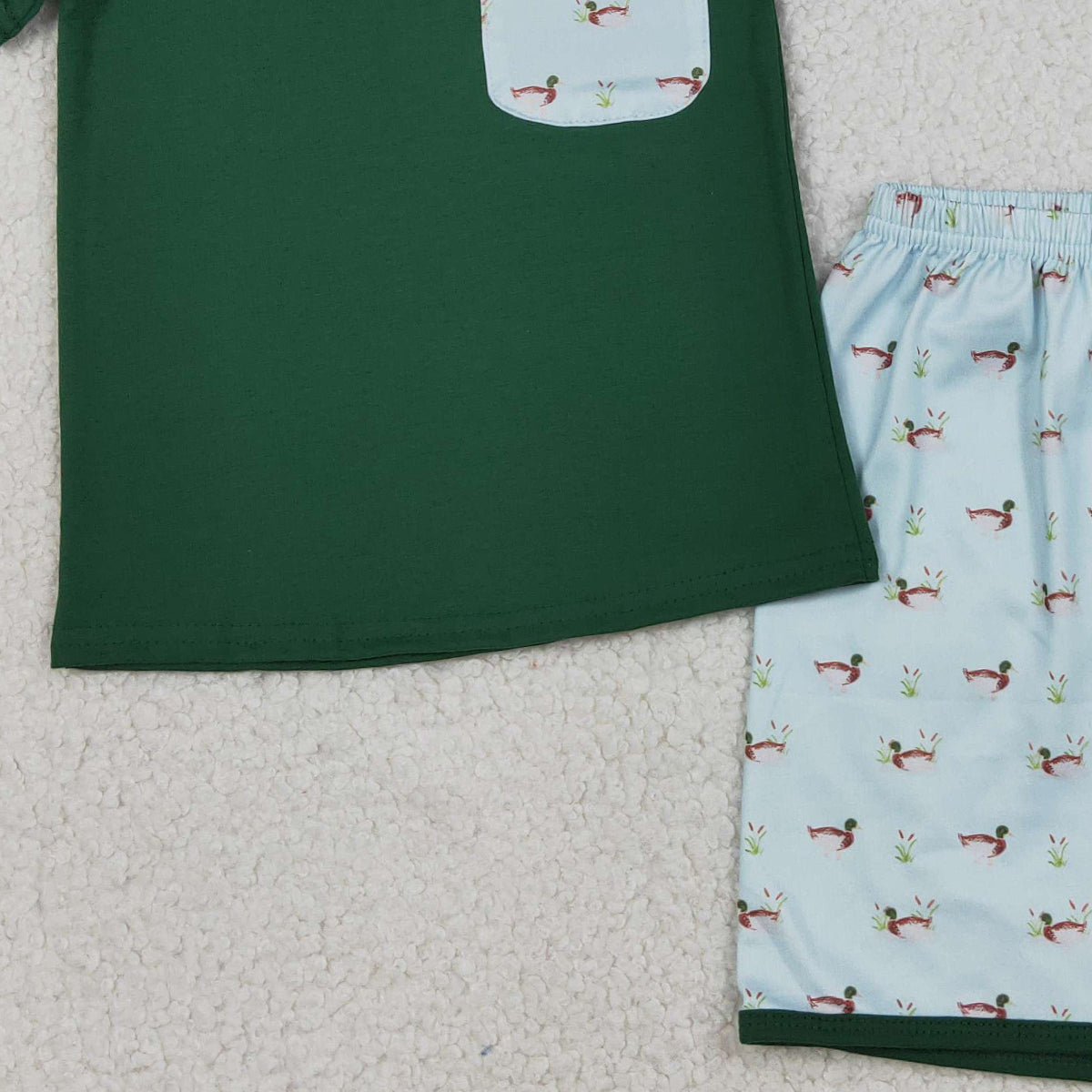 RTS NO MOQ BSSO1899 Baby Boys Dark Green Ducks Pocket T-Shirt And Shorts Set
