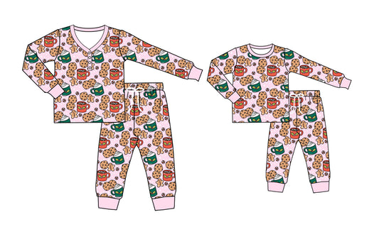 25.5.12 custom each style moq 5eta 4-6week Sibling Sister Christmas biscuit long sleeve pants sets and adult sets match design