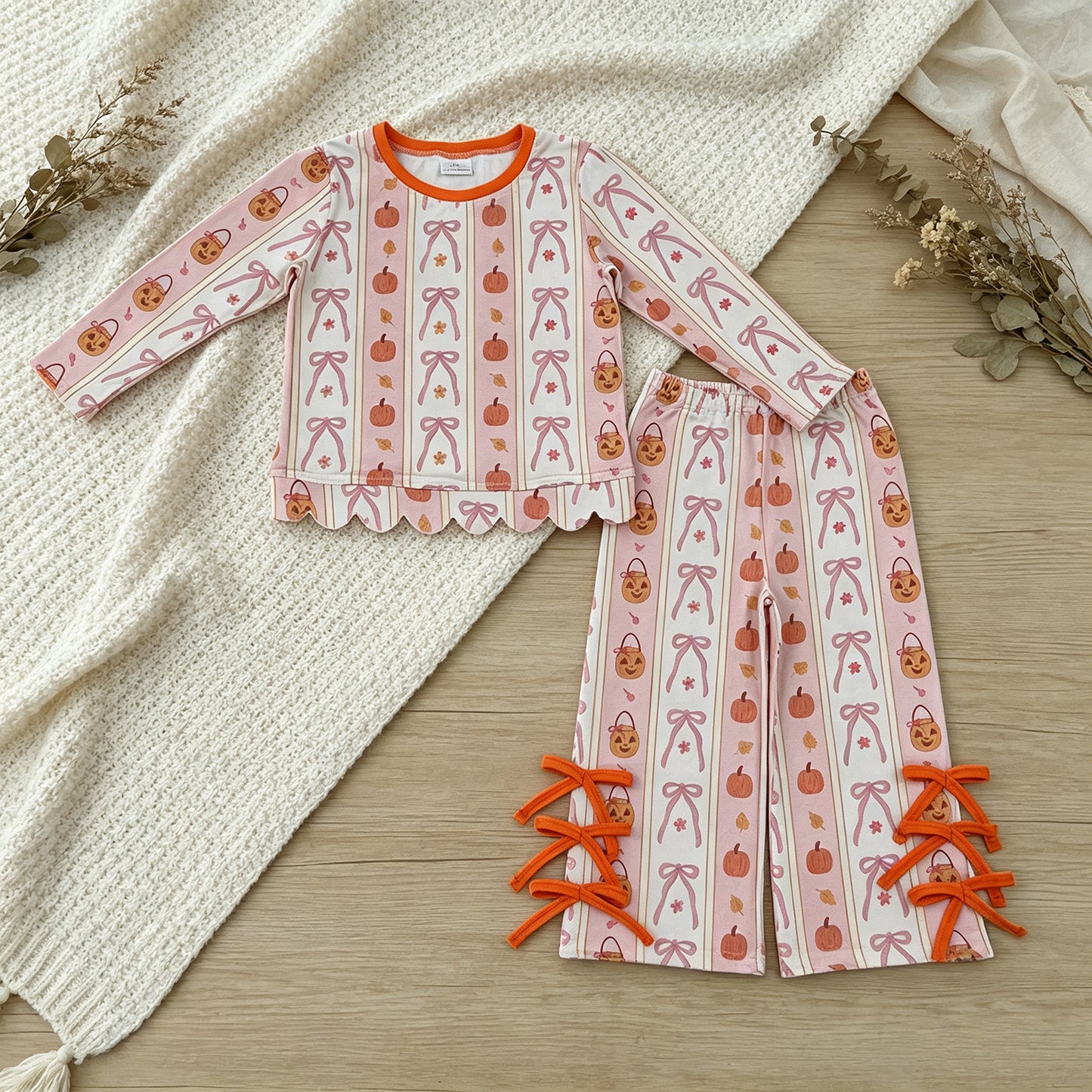 NEW RTS NO MOQ milk silk GLP3436 Baby Girls Bows Pumpkins Stripe Scallop Top Bows Pants Fall Holiday Clothes Set