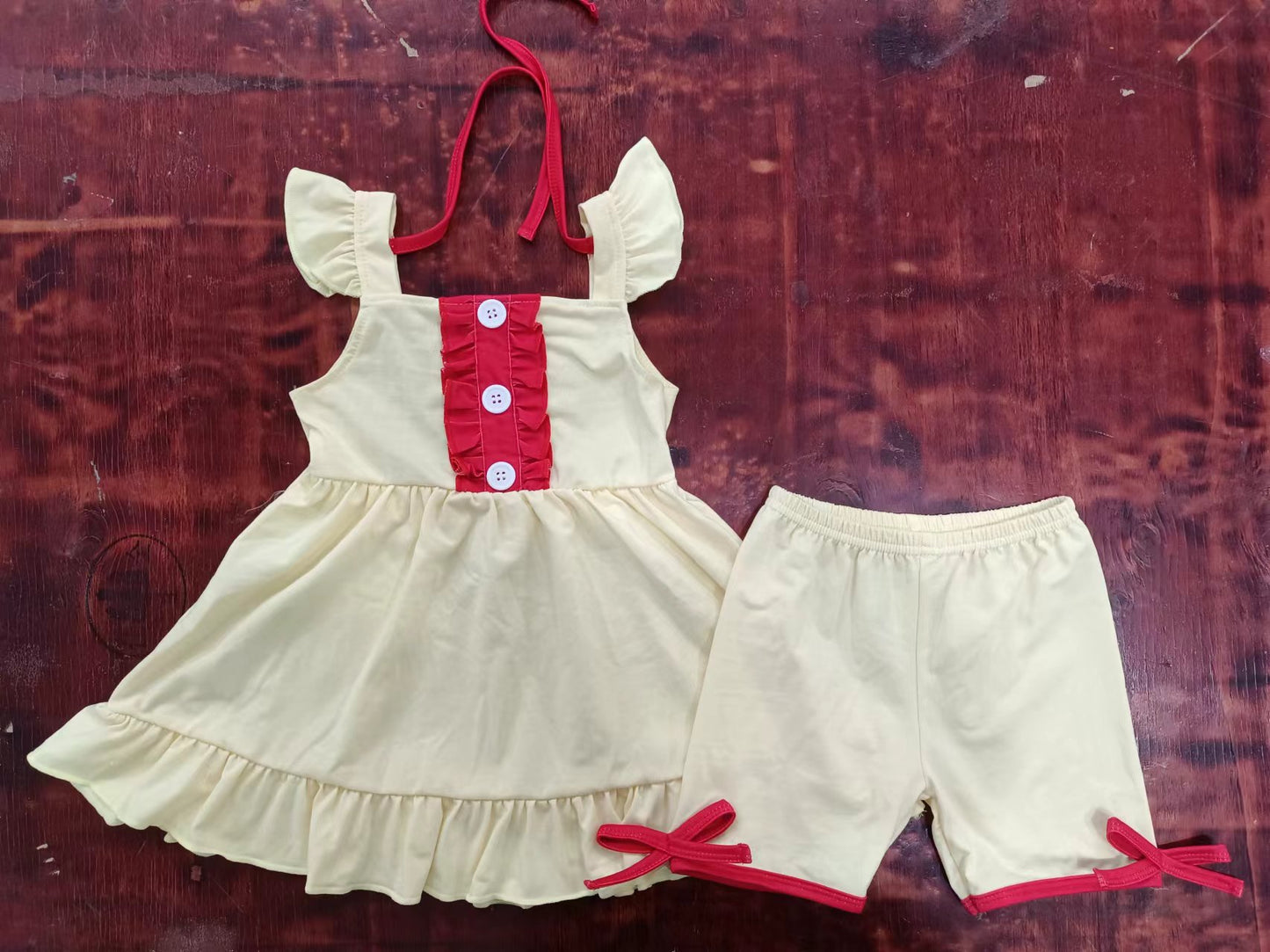 custom moq 5 eta 5weeks summe baby girls clothes beige flying sleeve shorts Set