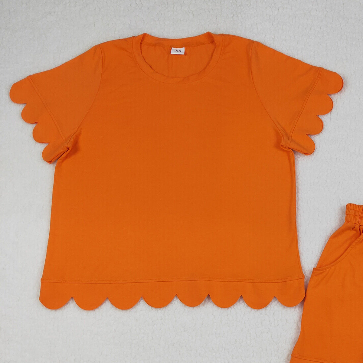 RTS NO MOQ GSSO3206 Adult Women's Orange Short Sleeve Shirt Top with Short Scallop Orange Clothes Sets