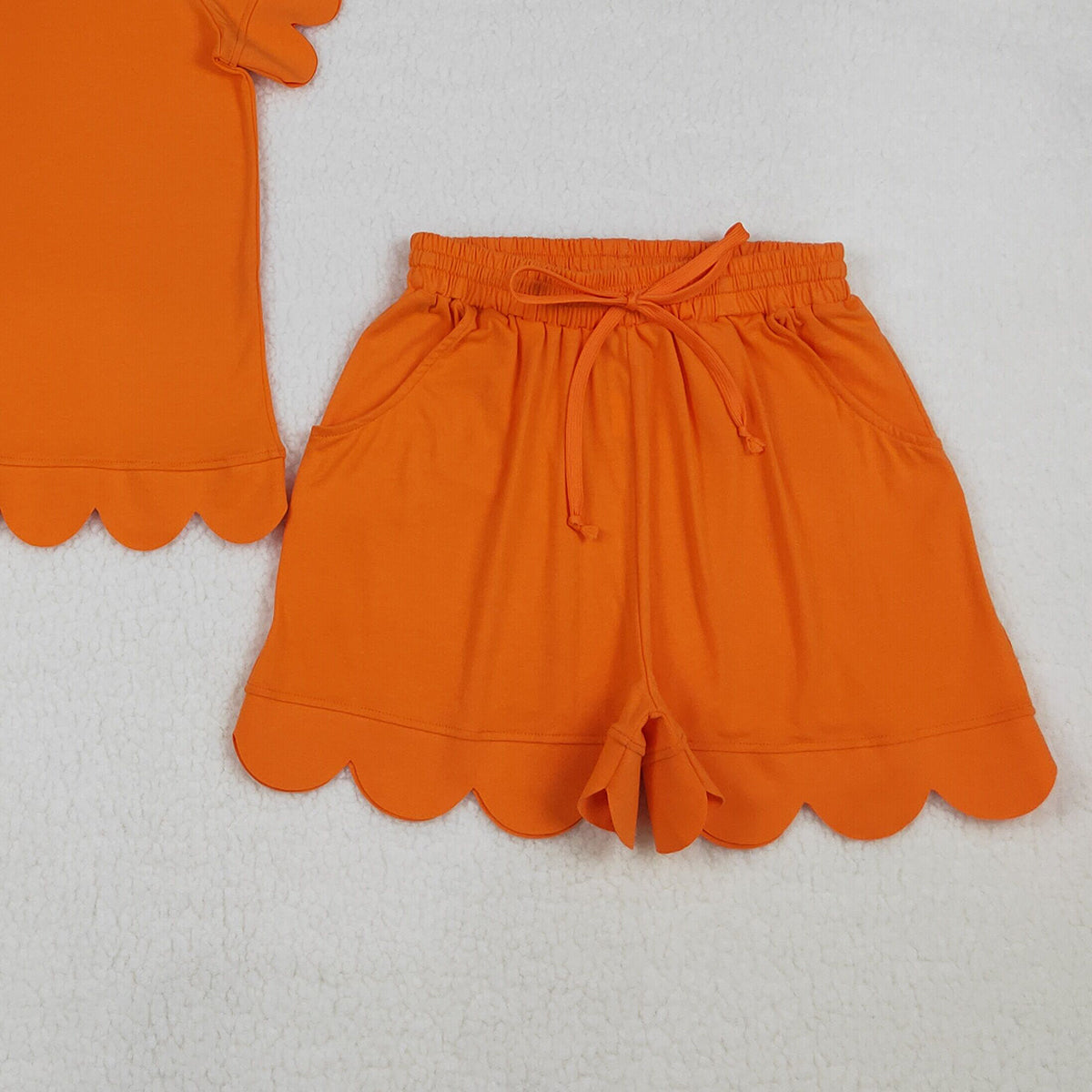 RTS NO MOQ GSSO3206 Adult Women's Orange Short Sleeve Shirt Top with Short Scallop Orange Clothes Sets