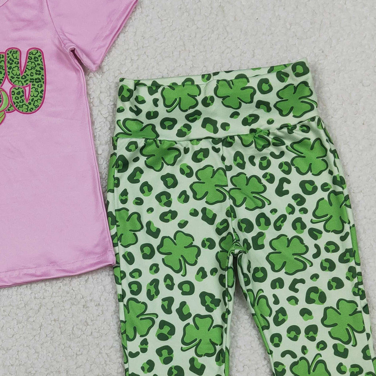 RTS NO MOQ GSPO2104 Baby Girls St. Patrick's Day Outfit Set Clover Bow Lucky Top with Bell Bottom Pants Cute Baby Girl Clothing Set