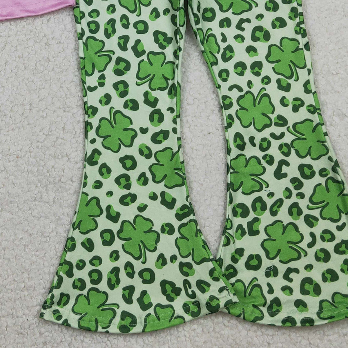RTS NO MOQ GSPO2104 Baby Girls St. Patrick's Day Outfit Set Clover Bow Lucky Top with Bell Bottom Pants Cute Baby Girl Clothing Set