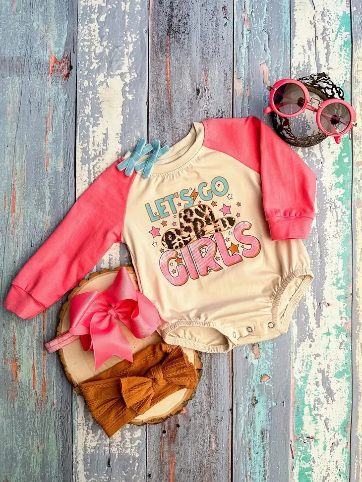 let's go girls letter hat beige long-sleeved jumpsuit