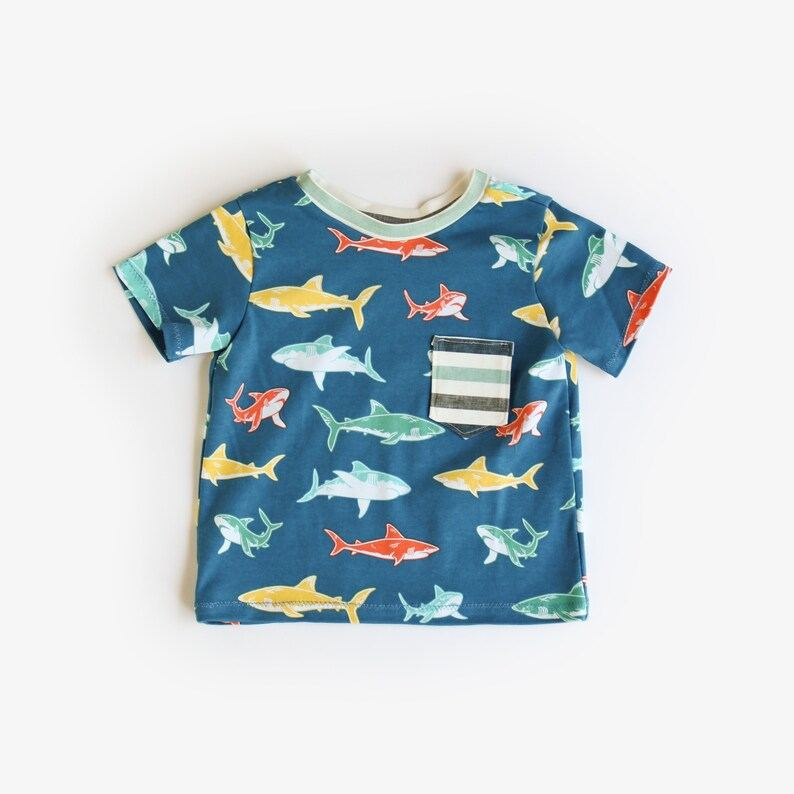BT0667 Crocodile stripe pocket blue short-sleeved top