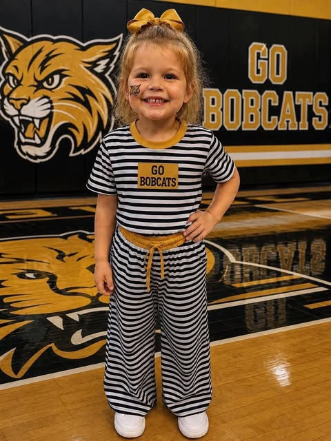 custom moq 5 mix size EAROML0102 Adult To Match Kids Team Black White Stripe Short Sleeve Top Drawstring Wide Leg Pants Set