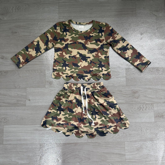 (Sample) No moq milk silk GLD1620（GT1691+GLK0303 ）Baby Girls Green Camo Long Sleeve Scallop Hem Top Skort Clothes Set