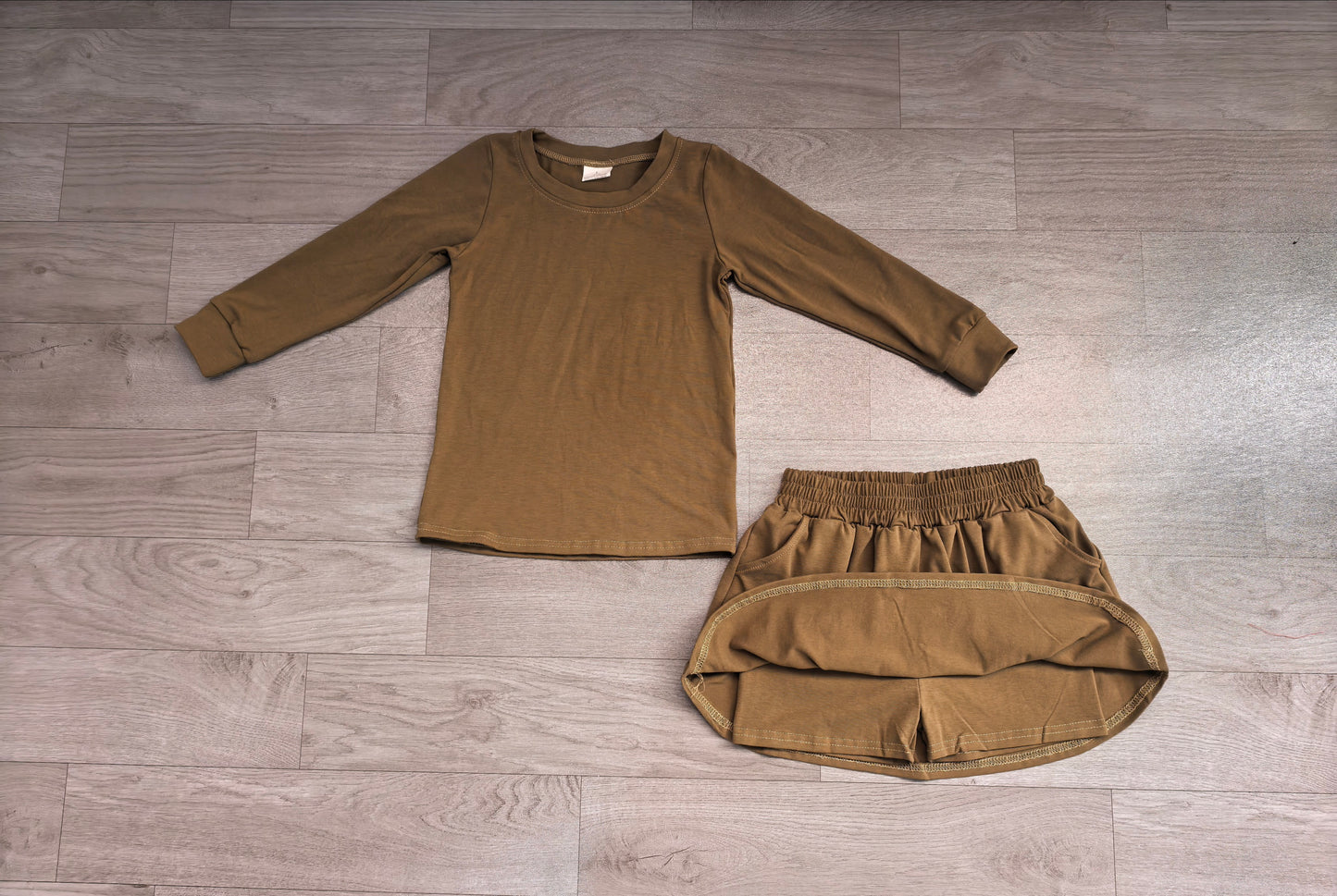 (Sample) No moq cotton GLD1698 Baby Girls Olive Long Sleeve Top Pockets Skirt Short 2Pcs Clothes Sets