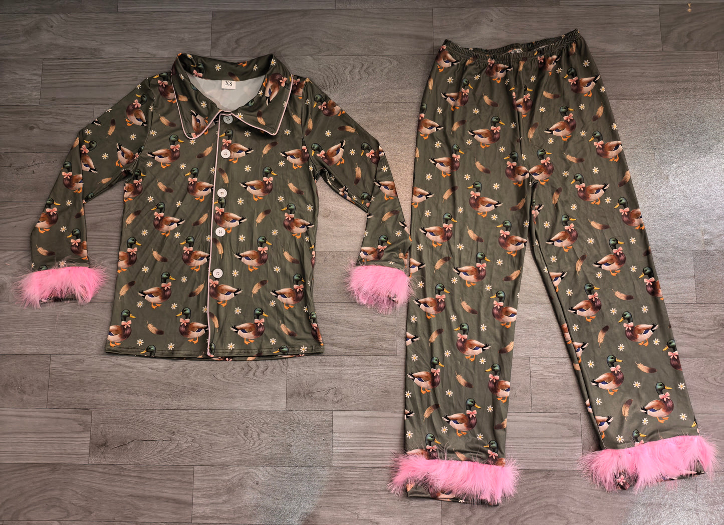 (Sample) No moq milk silk GLP3628 Adult Women Ducks Flowers Button Top Pant Fur Sleeves Pajamas Set Fall Outfit