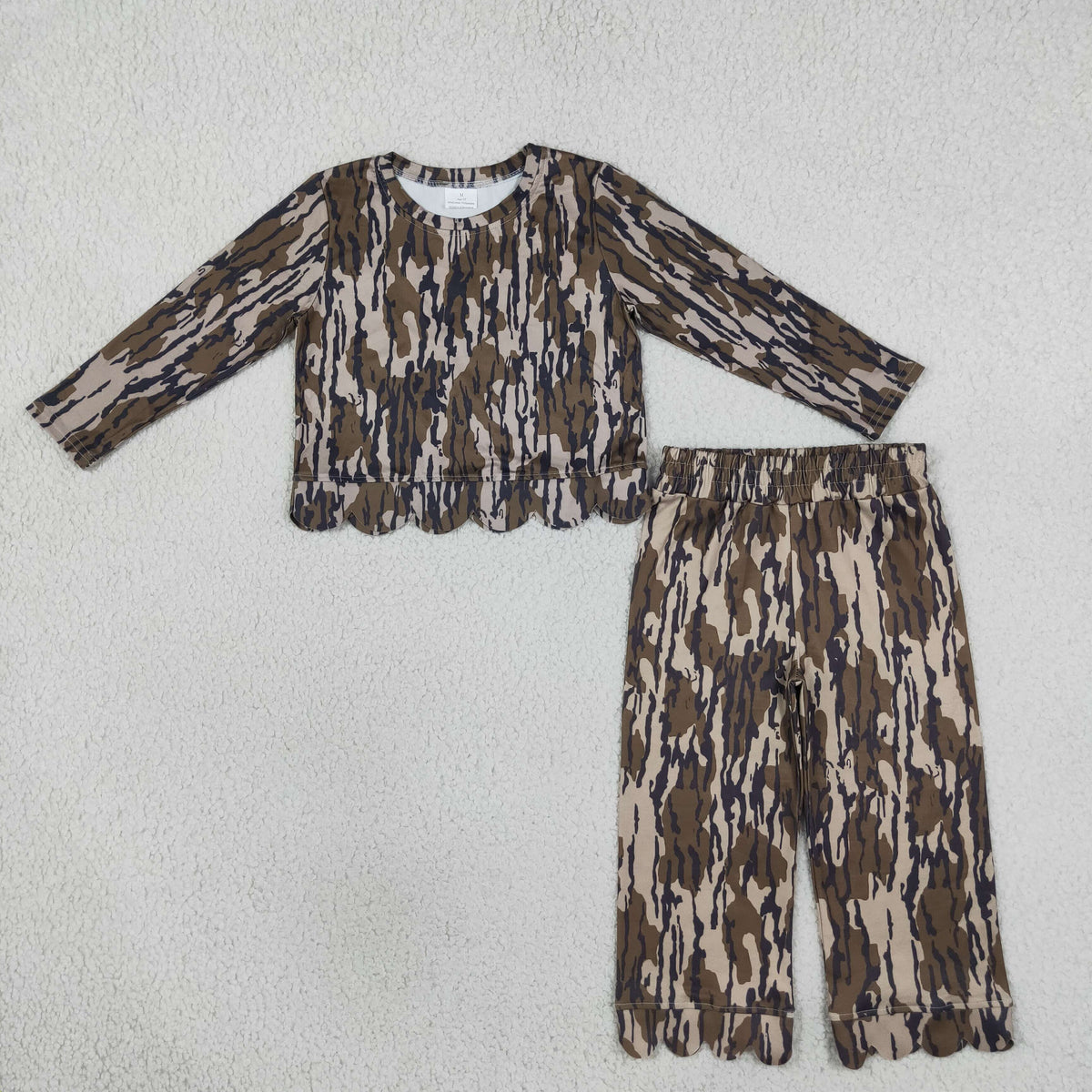 RTS NO MOQ Sibling milk silk Baby Girls Camo Print Long Sleeve Scallop Top And Scallop Pant Set