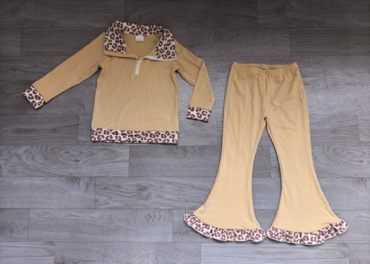 (Sample) No moq milk silk GLP3960 Baby Girls Khaki Leopard Half Zip Collar Top Ruffle Flare Pant Clothes Set