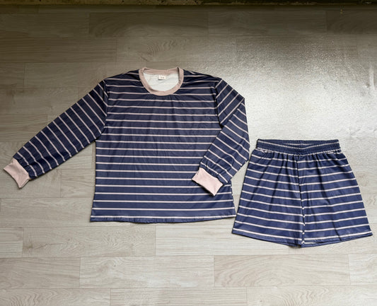 (Sample) No moq yoga fabric GLS0161 Yoga Adult Women Grey Navy Stripe Print Shirt Top Matching Shorts Two Piece Yoga Active Clothes Set