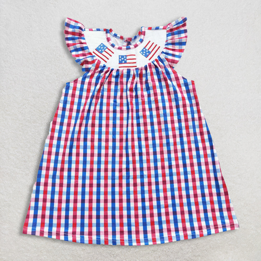 RTS NO MOQ Sibling Baby Girls Smocked Flags Red Blue Checked Knee Length Dresses 4th of July American Flag Gingham Smocked Rompers
