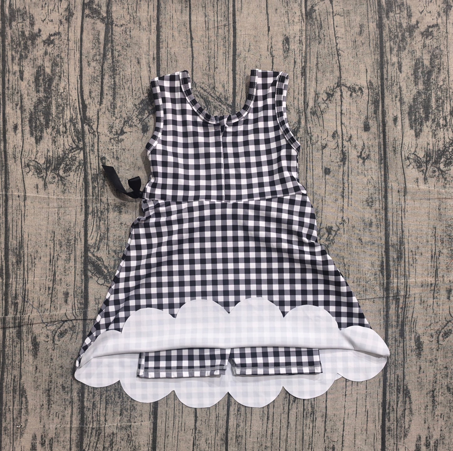(Pre Order) No moq GSD3777 Yoga Baby Girls Cute Black Checked Sleeveless Yoga Active Scallop Knee Length Dresses